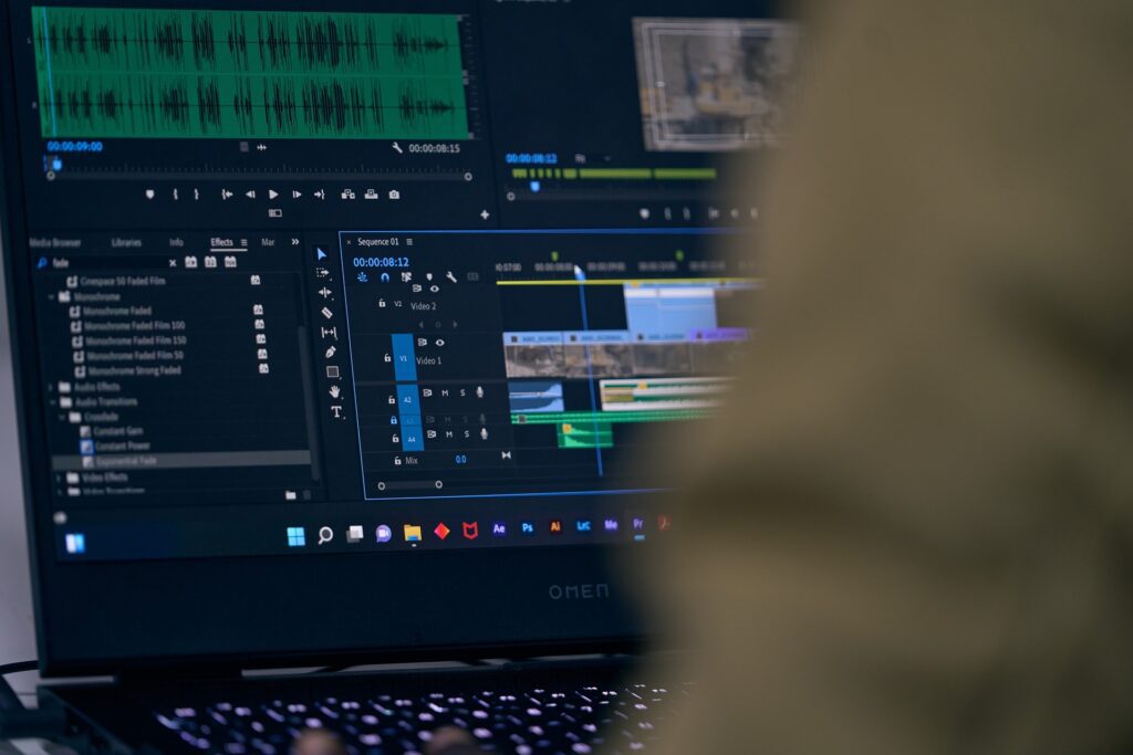 editing 7320125 1920 1