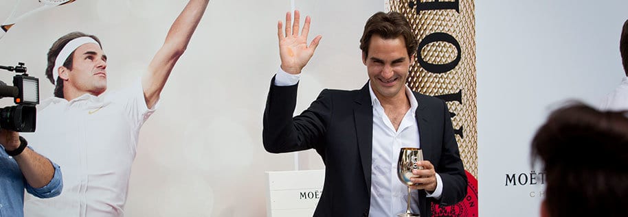 Roger Federer waving